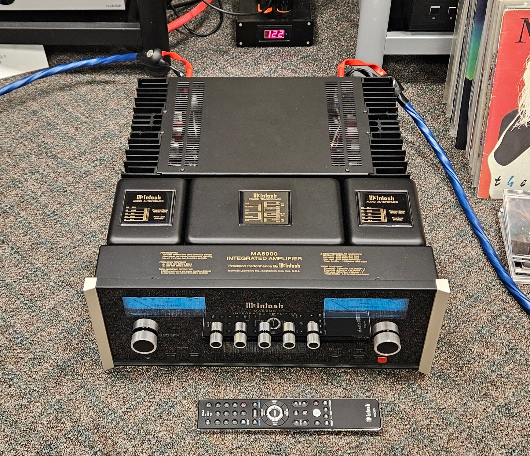 McIntosh MA8900 Integrated Amplifier – Stereo Untypical