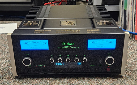 McIntosh MA8900 Integrated Amplifier