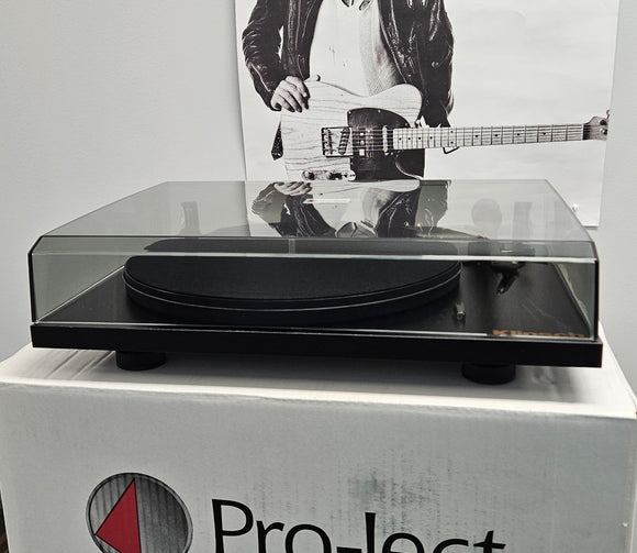 Pro-Ject Primary Black (Klipsch Edition)