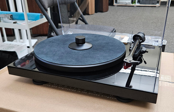 Pro-ject Debut Carbon EVO (used - Mint)